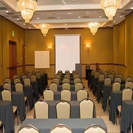 Garden Plaza Hotel 萨德尔布鲁克 外观 照片