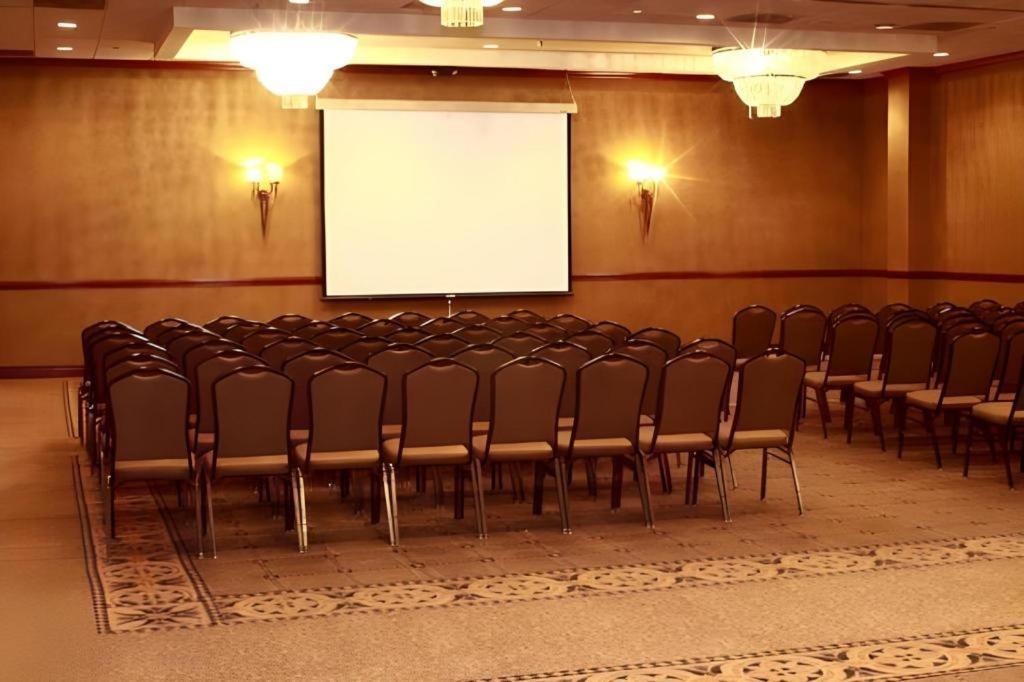 Garden Plaza Hotel 萨德尔布鲁克 外观 照片