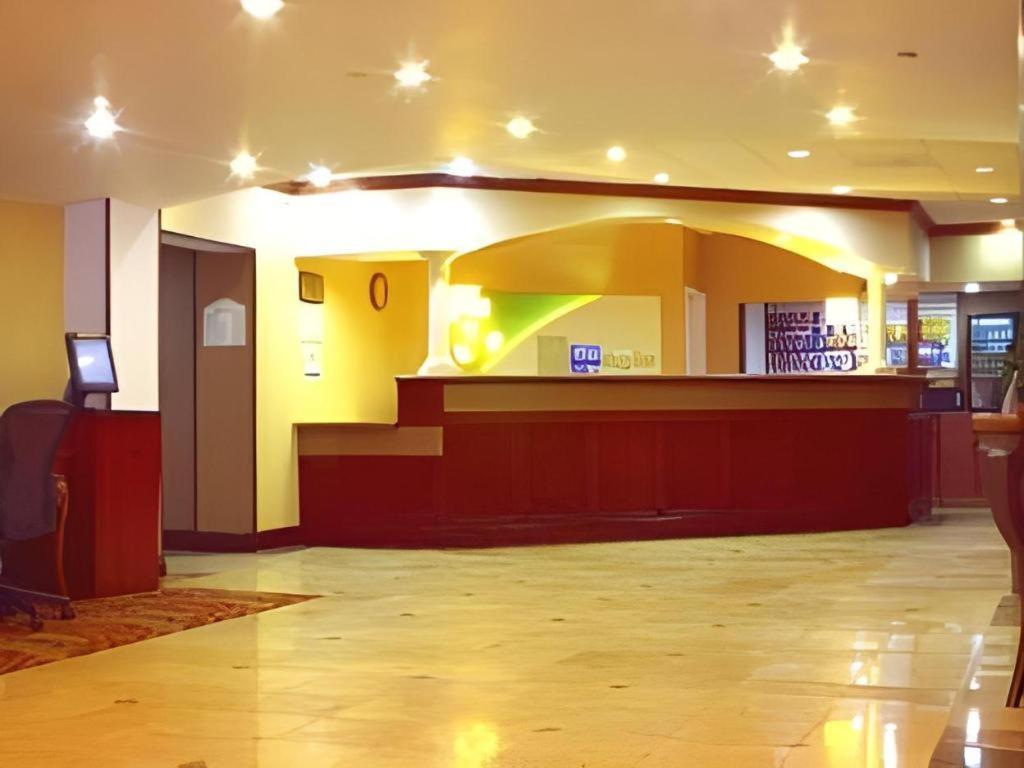 Garden Plaza Hotel 萨德尔布鲁克 外观 照片