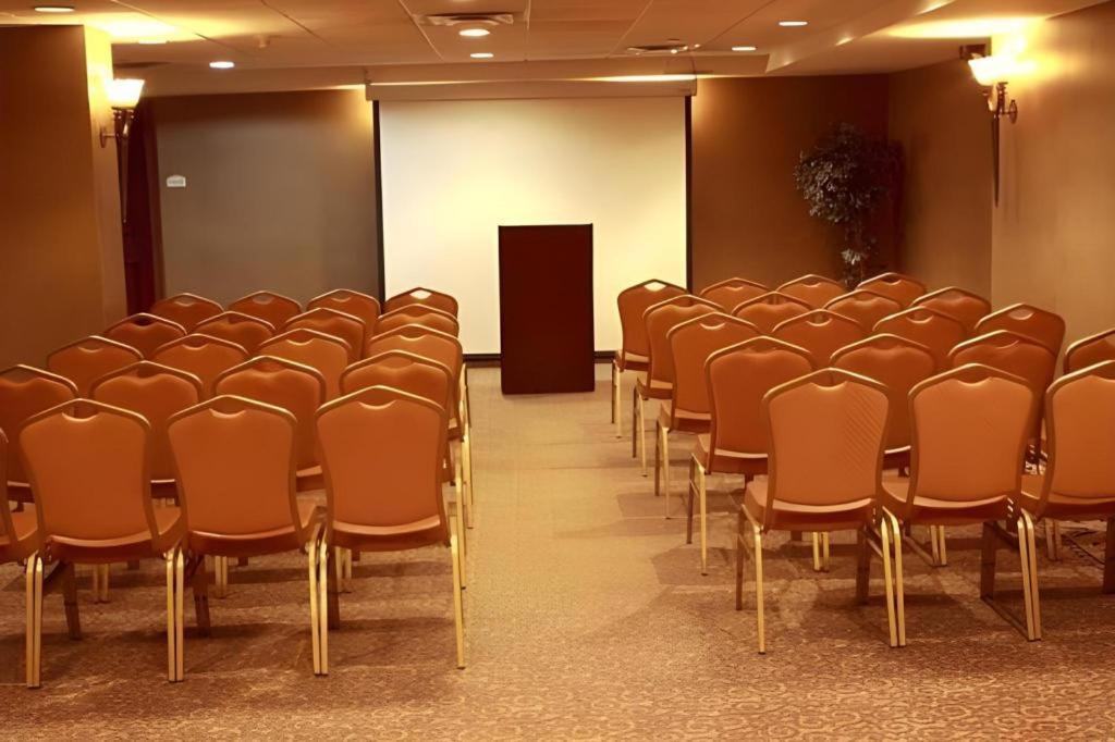 Garden Plaza Hotel 萨德尔布鲁克 外观 照片