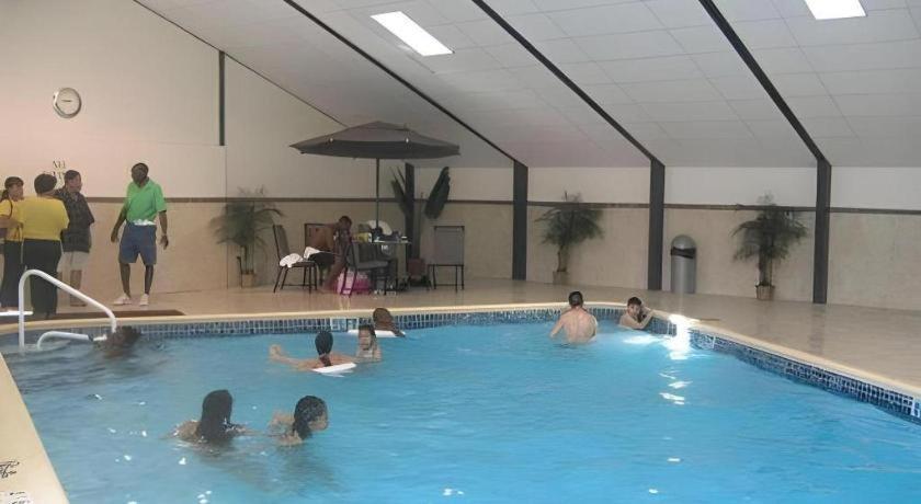 Garden Plaza Hotel 萨德尔布鲁克 外观 照片