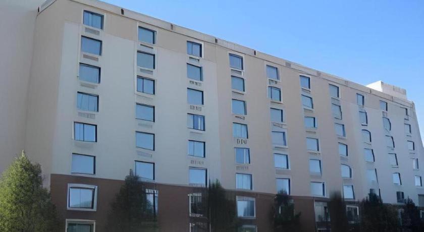 Garden Plaza Hotel 萨德尔布鲁克 外观 照片