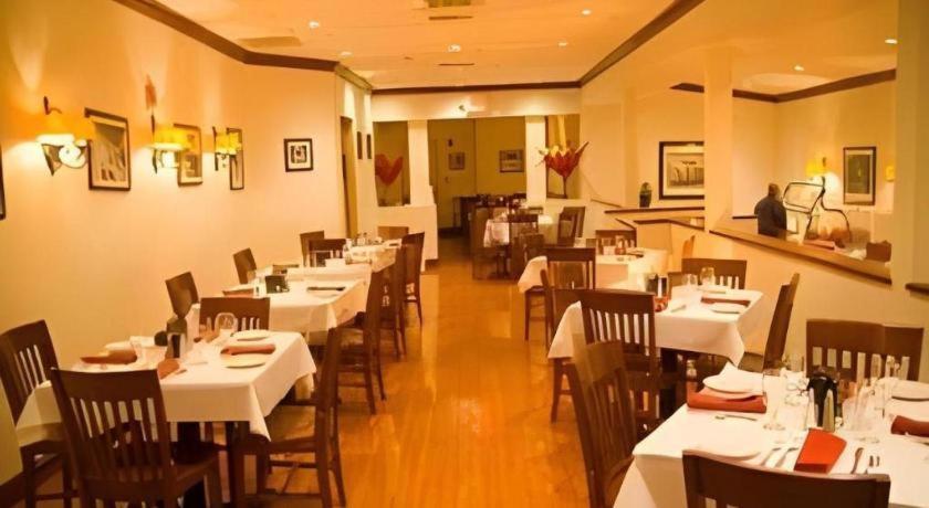 Garden Plaza Hotel 萨德尔布鲁克 外观 照片