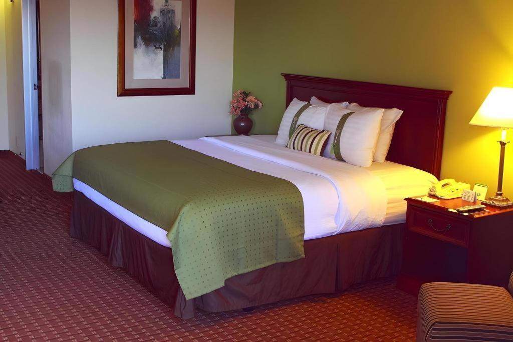 Garden Plaza Hotel 萨德尔布鲁克 外观 照片