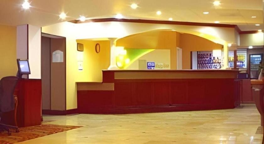 Garden Plaza Hotel 萨德尔布鲁克 外观 照片