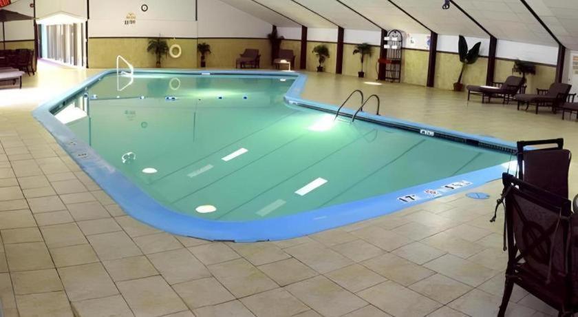 Garden Plaza Hotel 萨德尔布鲁克 外观 照片