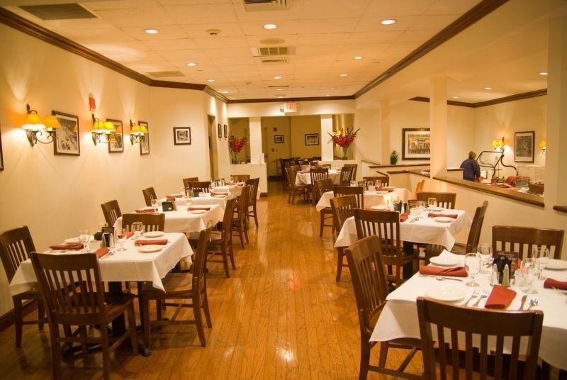 Garden Plaza Hotel 萨德尔布鲁克 餐厅 照片